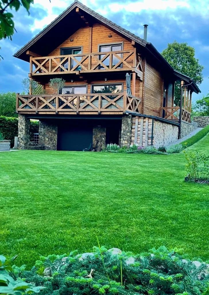 Dřevěný dům — detail fasády