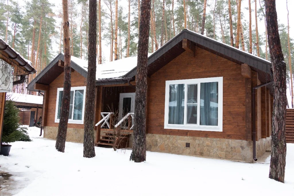 Modulární domy v resortu — letecký pohled